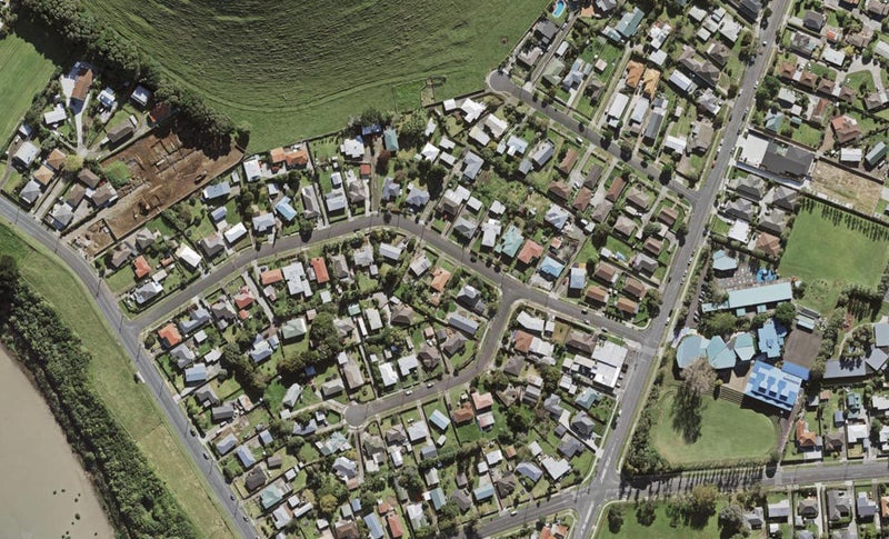 27 Kapuka Road, Mangere Bridge, Auckland - Carousel 1