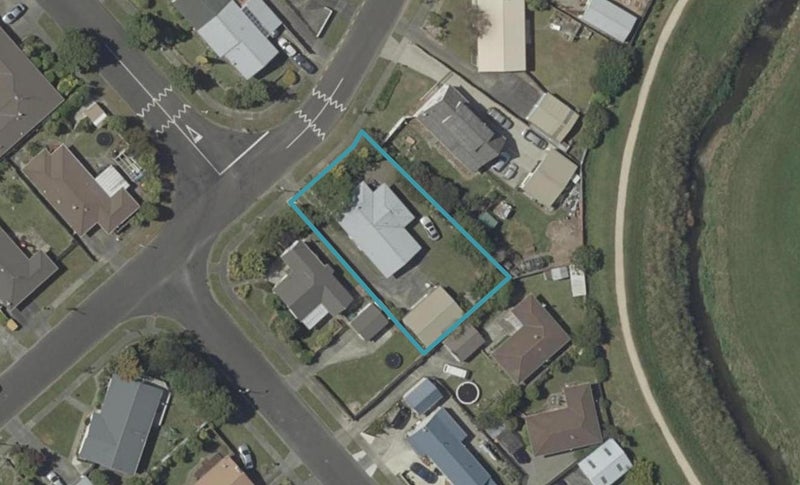 47 Rosedale Crescent, Cloverlea, Palmerston North - Carousel 1