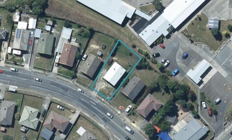 376 Warspite Avenue, Waitangirua, Porirua - Carousel 1