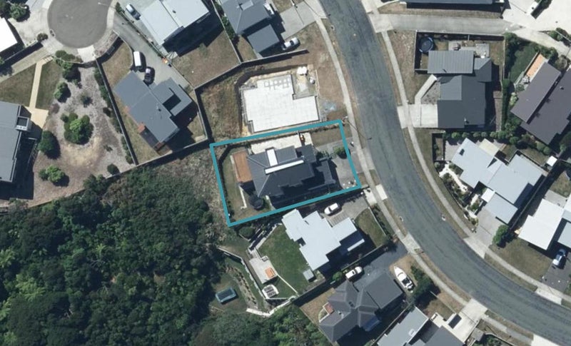 19 Mo Street, Camborne, Porirua - Carousel 1
