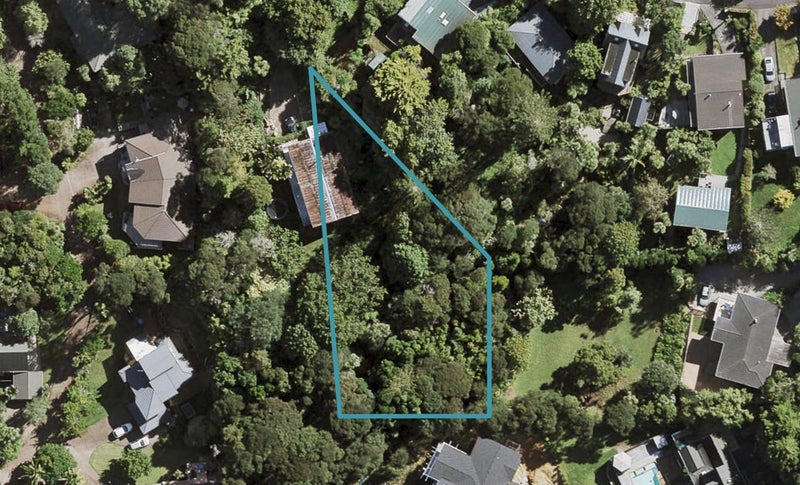 22E Highland Avenue, Titirangi, Auckland - Carousel 1