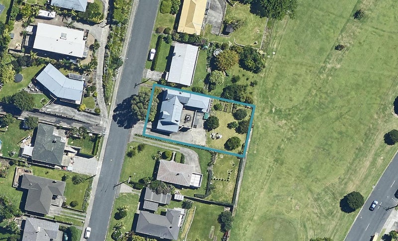 9 Landscape Road, Otumoetai, Tauranga - Carousel 1