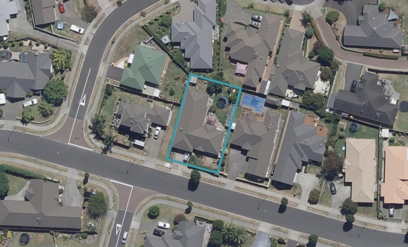 11 Strathmore Drive, Rototuna, Hamilton - Carousel 1