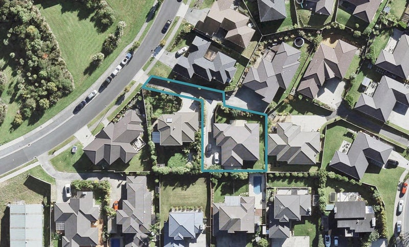 16 Travis View Drive, Fairview Heights, Auckland - Carousel 1