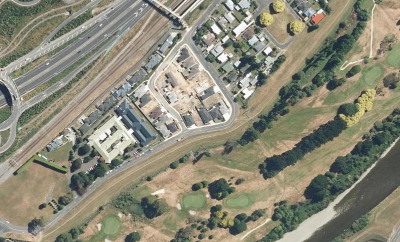 32 Manor Park Road, Manor Park, Lower Hutt - Carousel 1