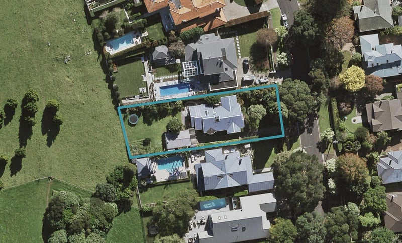 35 Maungakiekie Avenue, Greenlane, Auckland - Carousel 1