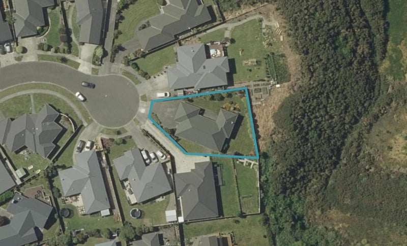 19 Ron Place, Fitzherbert, Palmerston North - Carousel 1