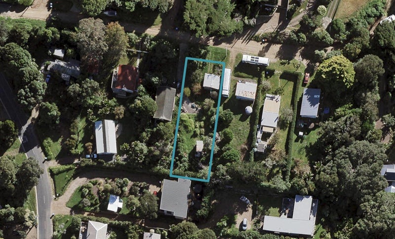 8 Pah Road, Onetangi, Waiheke Island - Carousel 1