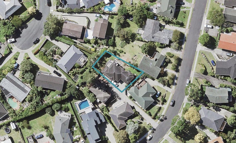 13A Mayfair Crescent, Mairangi Bay, Auckland - Carousel 1