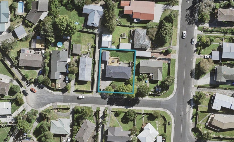 3 John F Kennedy Place, Glen Eden, Auckland - Carousel 1