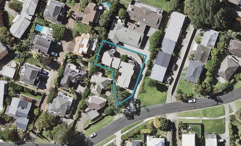 1/16 Penning Road, Castor Bay, Auckland - Carousel 1