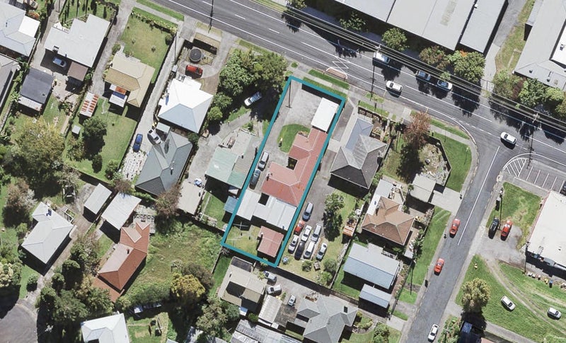 16 Saint Leonards Road, Kelston, Auckland - Carousel 1