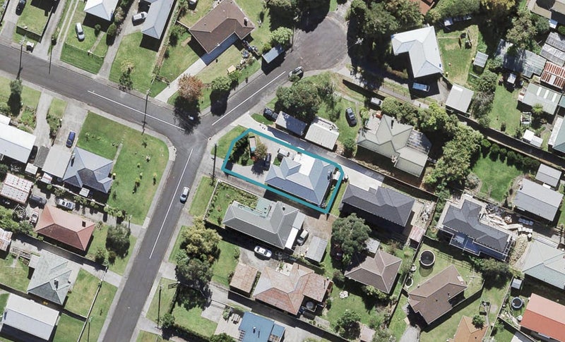1 Hurley Place, Kelston, Auckland - Carousel 1