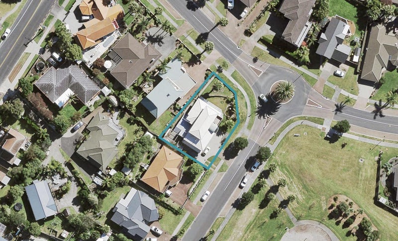 26 San Bernadino Drive, Henderson, Auckland - Carousel 1