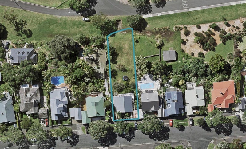 42 Waterview Road, Stanley Point, Auckland - Carousel 1