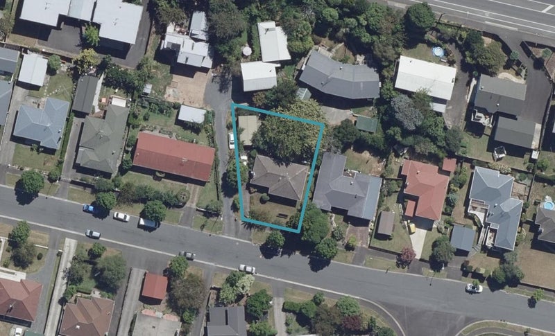 21 Bretton Terrace, Hillcrest, Hamilton - Carousel 1