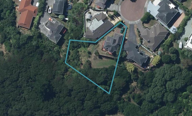 10 Tombane Terrace, Papakowhai, Porirua - Carousel 1