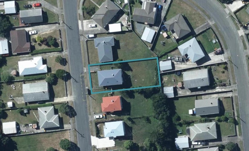 97 Sievers Grove, Cannons Creek, Porirua - Carousel 1