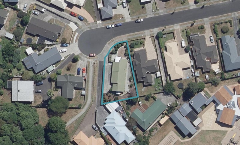 17 Minnie Place, Pukete, Hamilton - Carousel 1