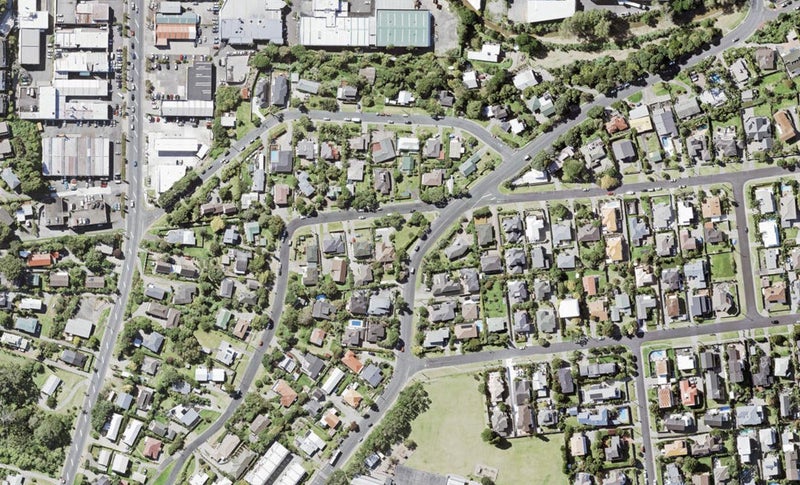 33 Browns Bay Road, Browns Bay, Auckland - Carousel 1