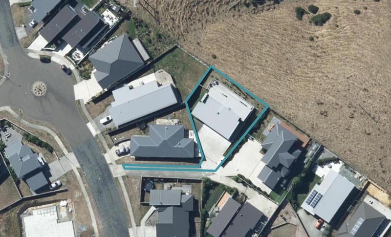 48 Mo Street, Camborne, Porirua - Carousel 1
