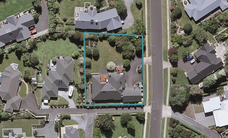 34 Shelter Grove, Frankleigh Park, New Plymouth - Carousel 1
