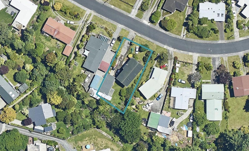 11 Darroch Street, Fairy Springs, Rotorua - Carousel 1