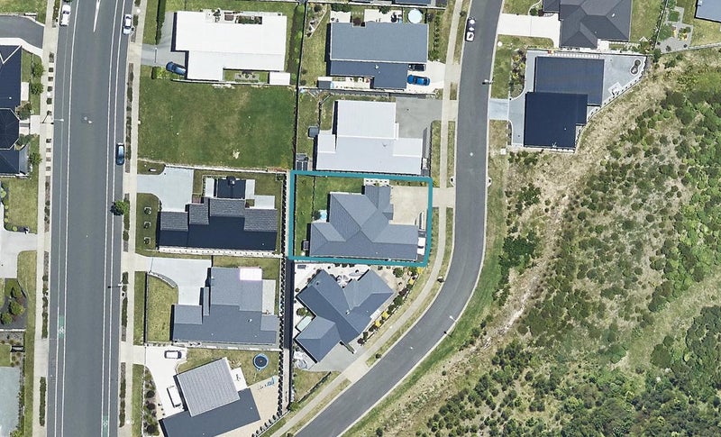 22 Rochfort Crescent, Pyes Pa, Tauranga - Carousel 1