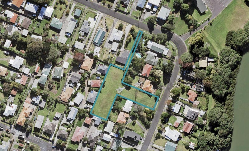 30 Beaubank Road, Kelston, Auckland - Carousel 1