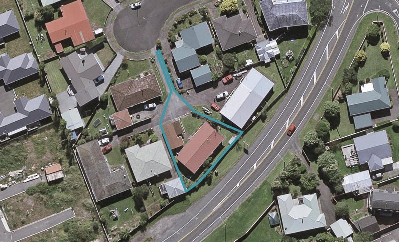 9B Severn Place, Spotswood, New Plymouth - Carousel 1