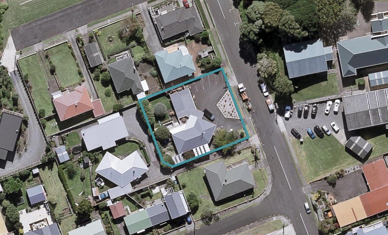 42 Calvert Road, Lynmouth, New Plymouth - Carousel 1