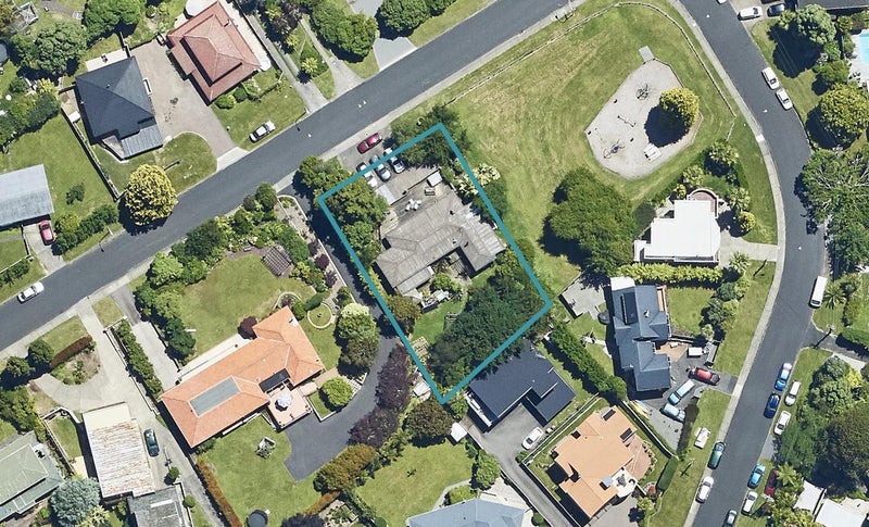 30 Grand Vue Road, Kawaha Point, Rotorua - Carousel 1