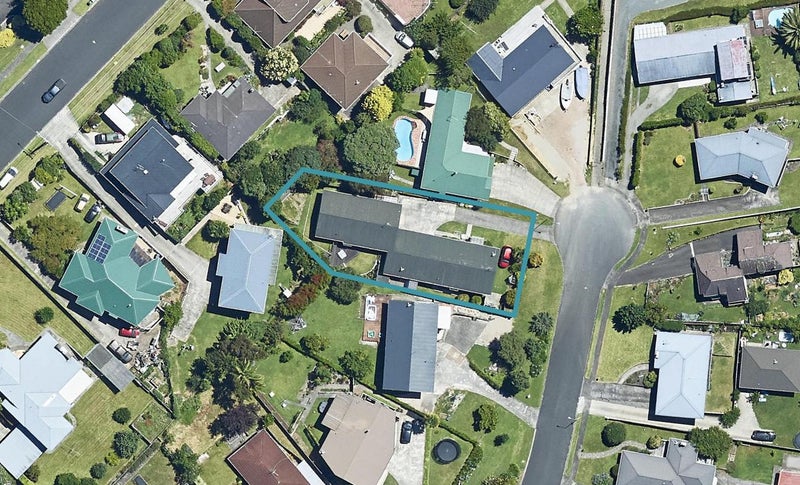 22 Highfield Crescent, Brookfield, Tauranga - Carousel 1