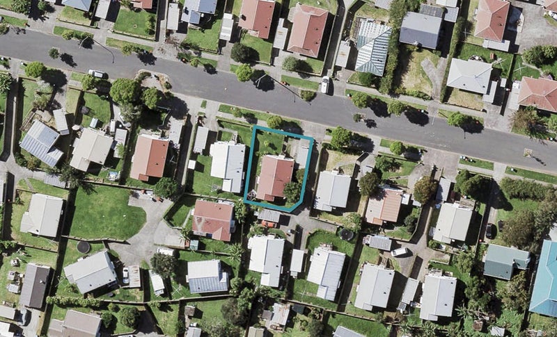 61A Maybury Street, Point England, Auckland - Carousel 1