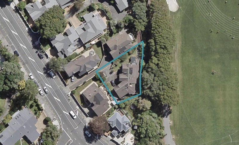 2/131 Woburn Road, Woburn, Lower Hutt - Carousel 1