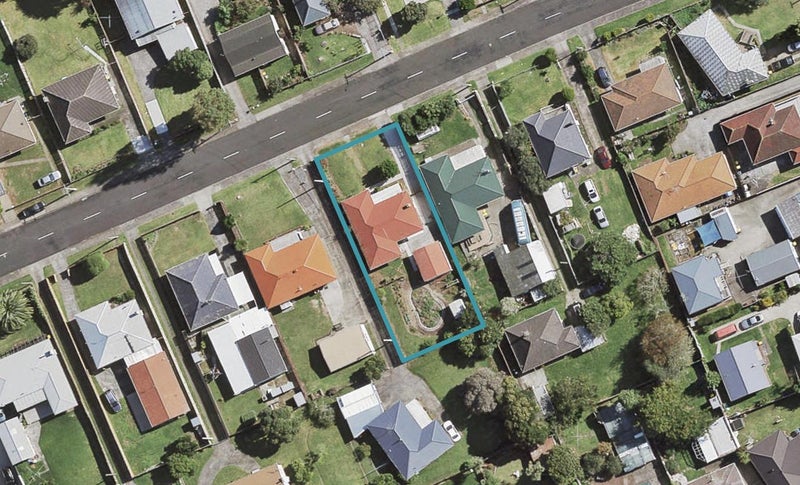 8 Hooks Road, Manurewa, Auckland - Carousel 1