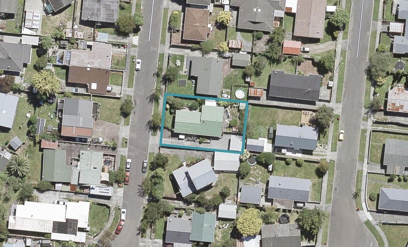 2/5 Crystal Grove, Birchville, Upper Hutt - Carousel 1
