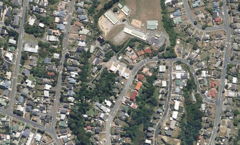 3/1 Murphy Place, Titahi Bay, Porirua - Carousel 1