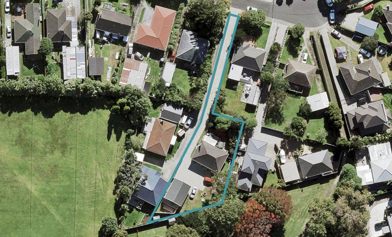 38 Hereford Street, Te Atatu Peninsula, Auckland - Carousel 1