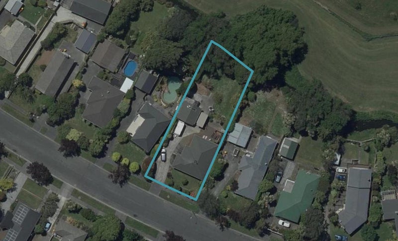 42 Warren Crescent, Hillmorton, Christchurch - Carousel 1