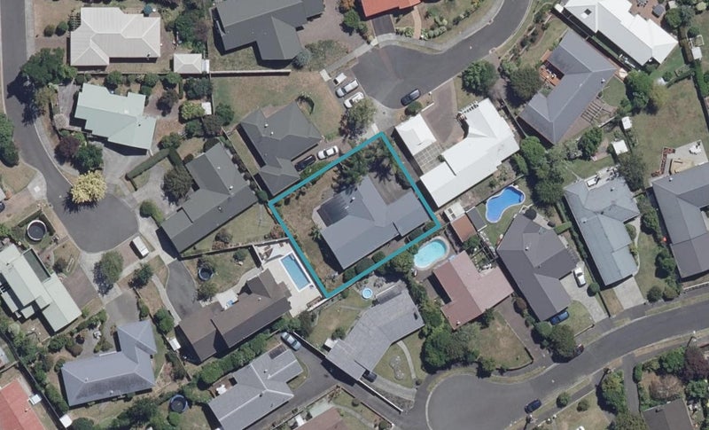 11 Earls Court, Hillcrest, Hamilton - Carousel 1