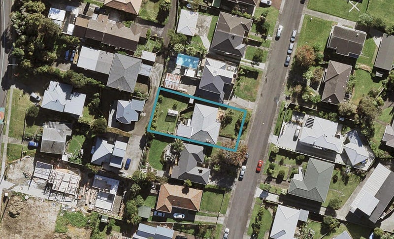 9 Dudding Avenue, Northcote, Auckland - Carousel 1