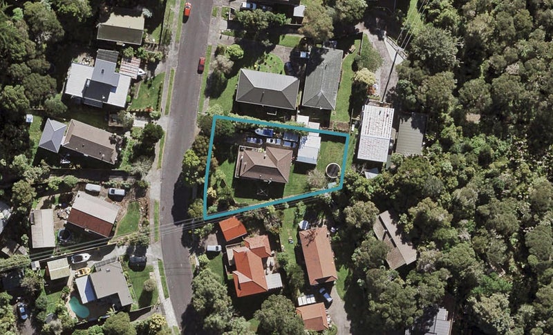 32 Hiwihau Place, Glenfield, Auckland - Carousel 1