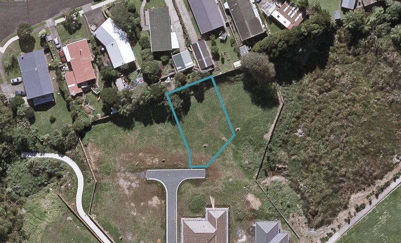 62B Magnolia Drive, Westown, New Plymouth - Carousel 1