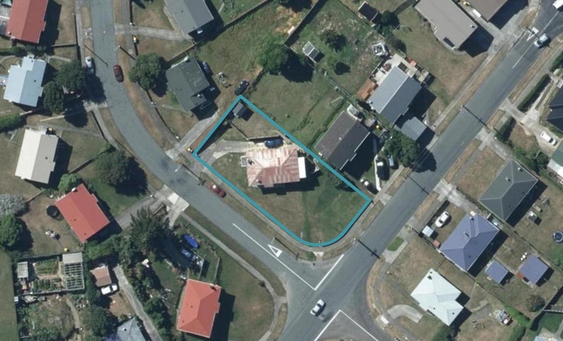 2 Arero Place, Titahi Bay, Porirua - Carousel 1