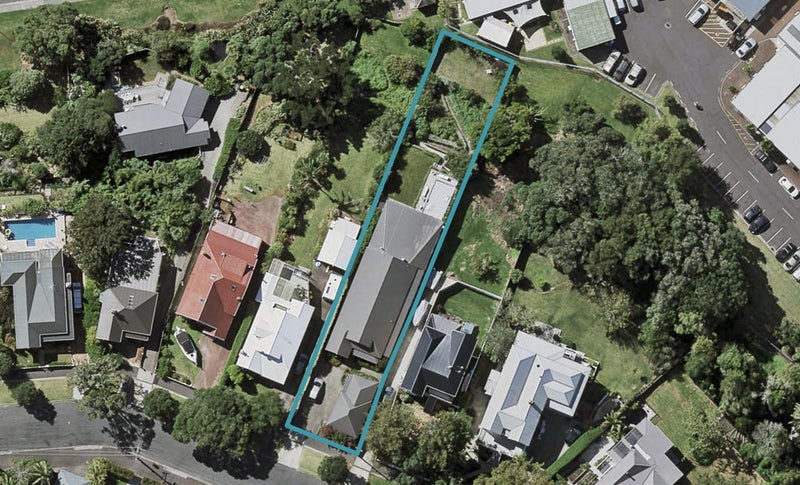 22 Waterview Road, Stanley Point, Auckland - Carousel 1