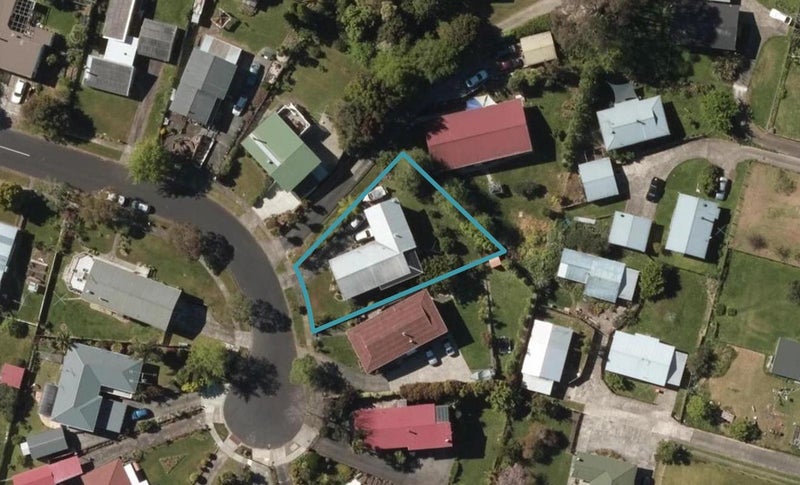 13 Montague Place, Onerahi, Whangarei - Carousel 1