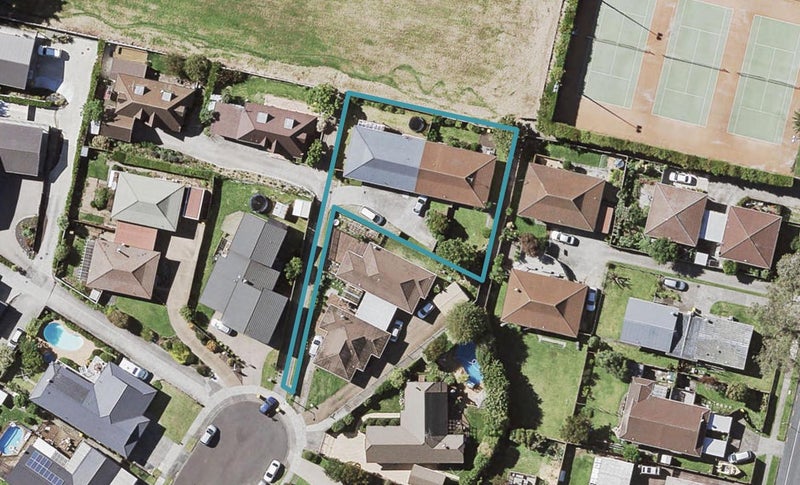 1/47 Majesty Place, Half Moon Bay, Auckland - Carousel 1
