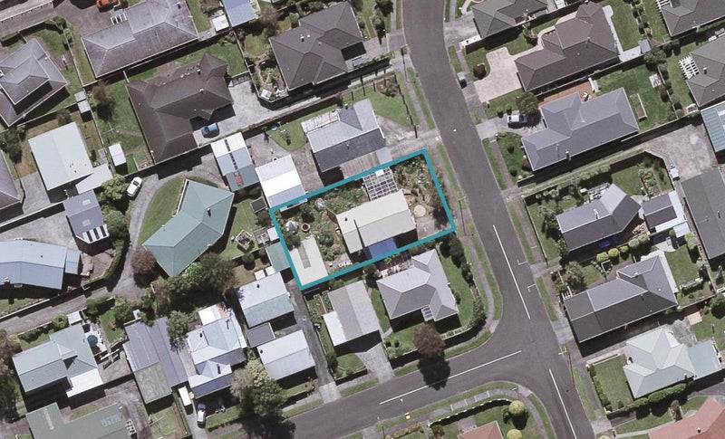 14 Waiwera Place, Merrilands, New Plymouth - Carousel 1