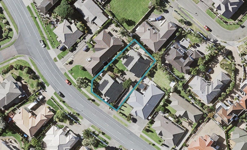 1/44 Jane Eyre Drive, Somerville, Auckland - Carousel 1